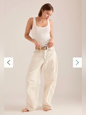 The Kenna Mid-Rise Heritage Barrel Jeans by Pilcro